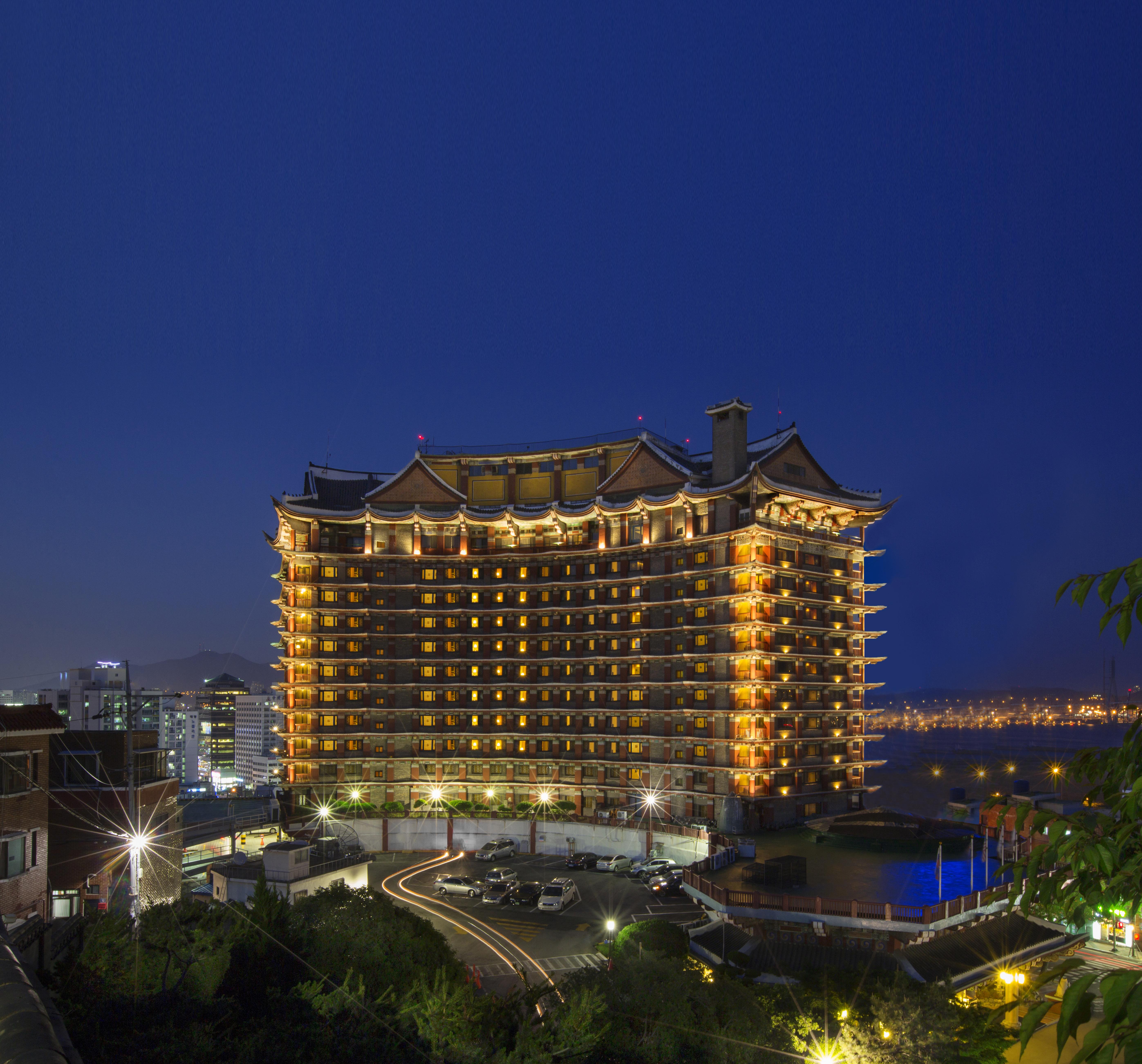 Commodore Hotel Busan Dış mekan fotoğraf